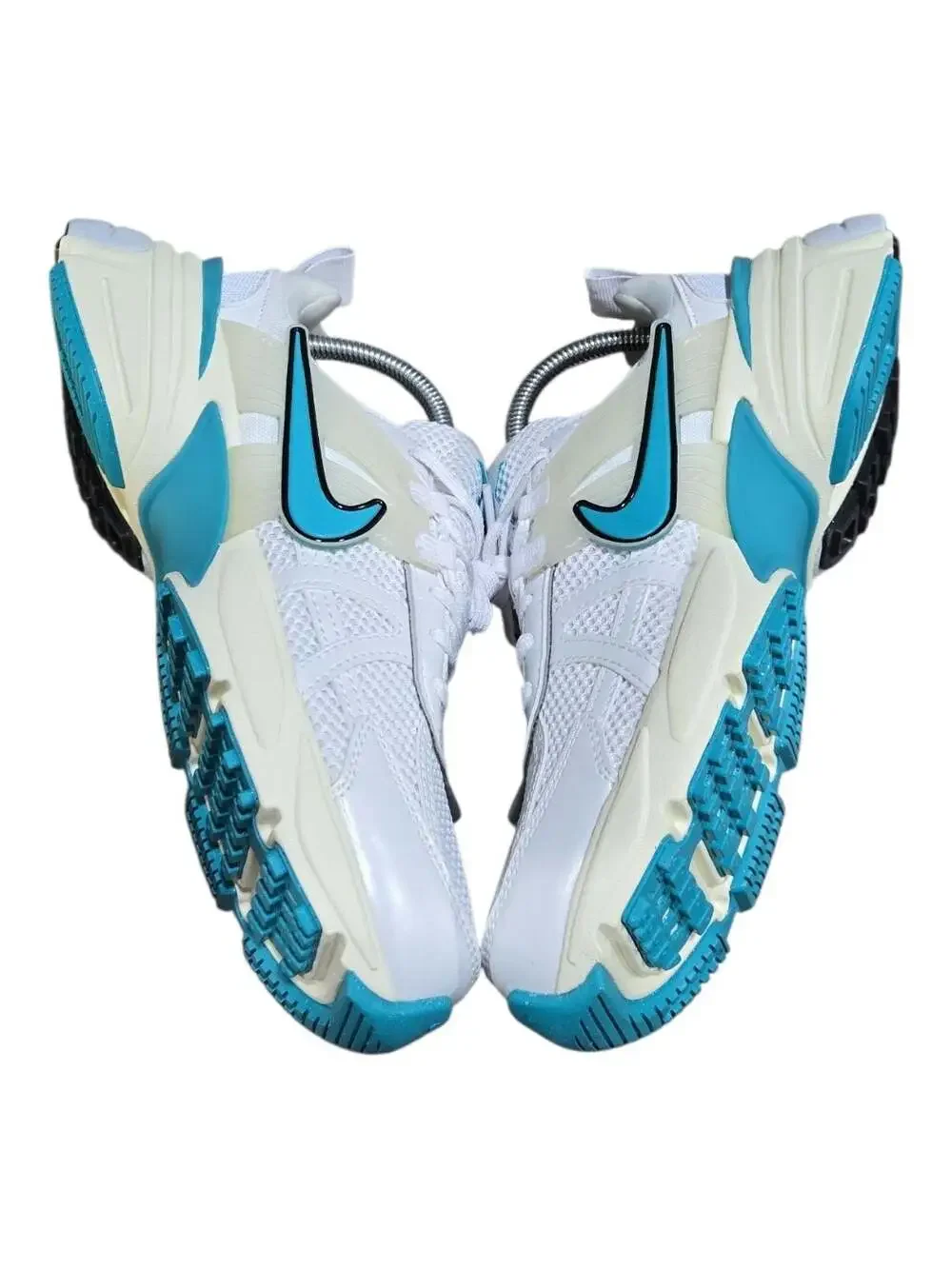 Nike V2K Run Women's Sneakers in White/Dusty Cactus/Coconut Milk Sz 8